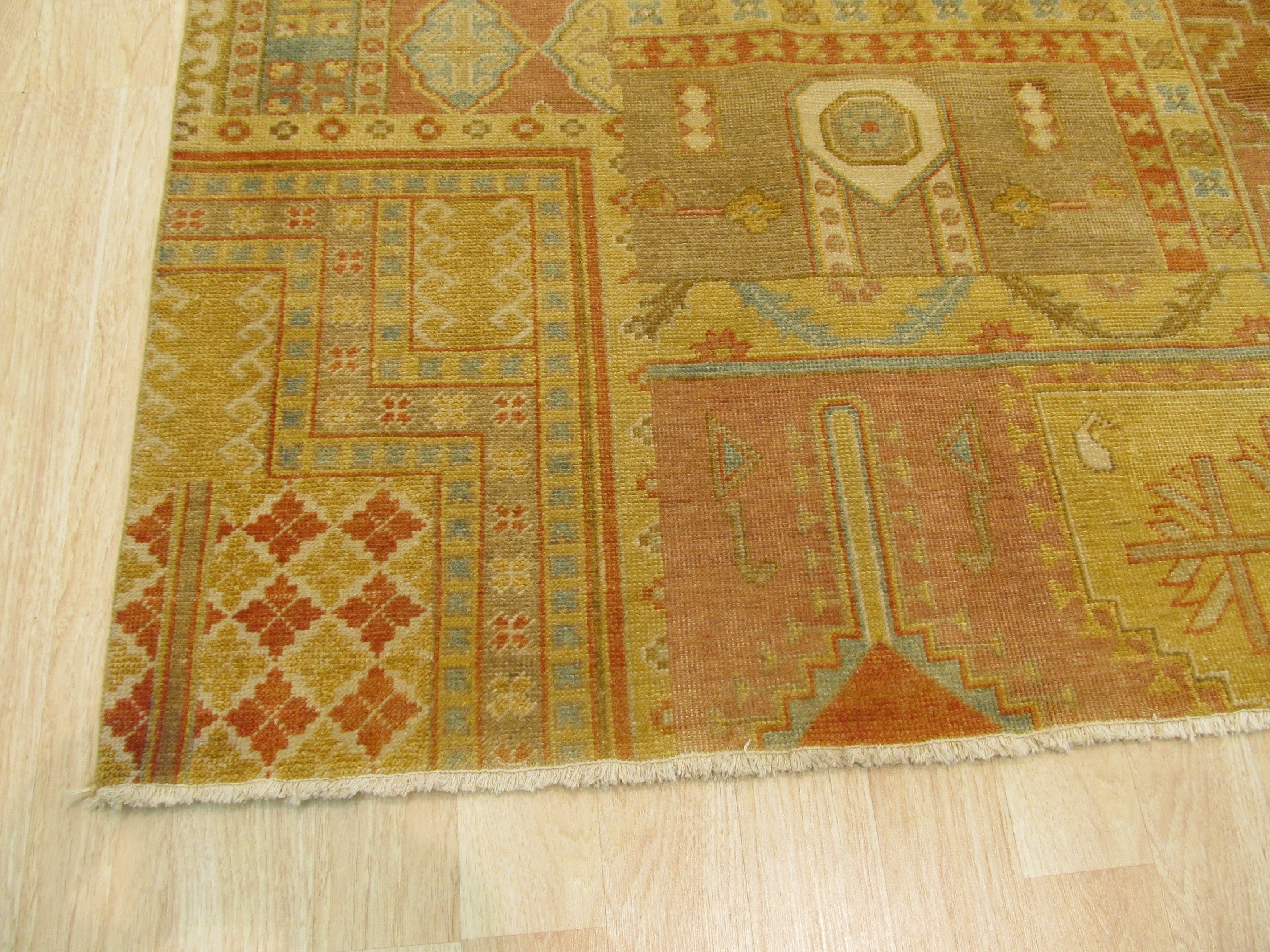 EORC Hand-knotted Wool Multicolored Traditional Oriental Patch Agra Rug