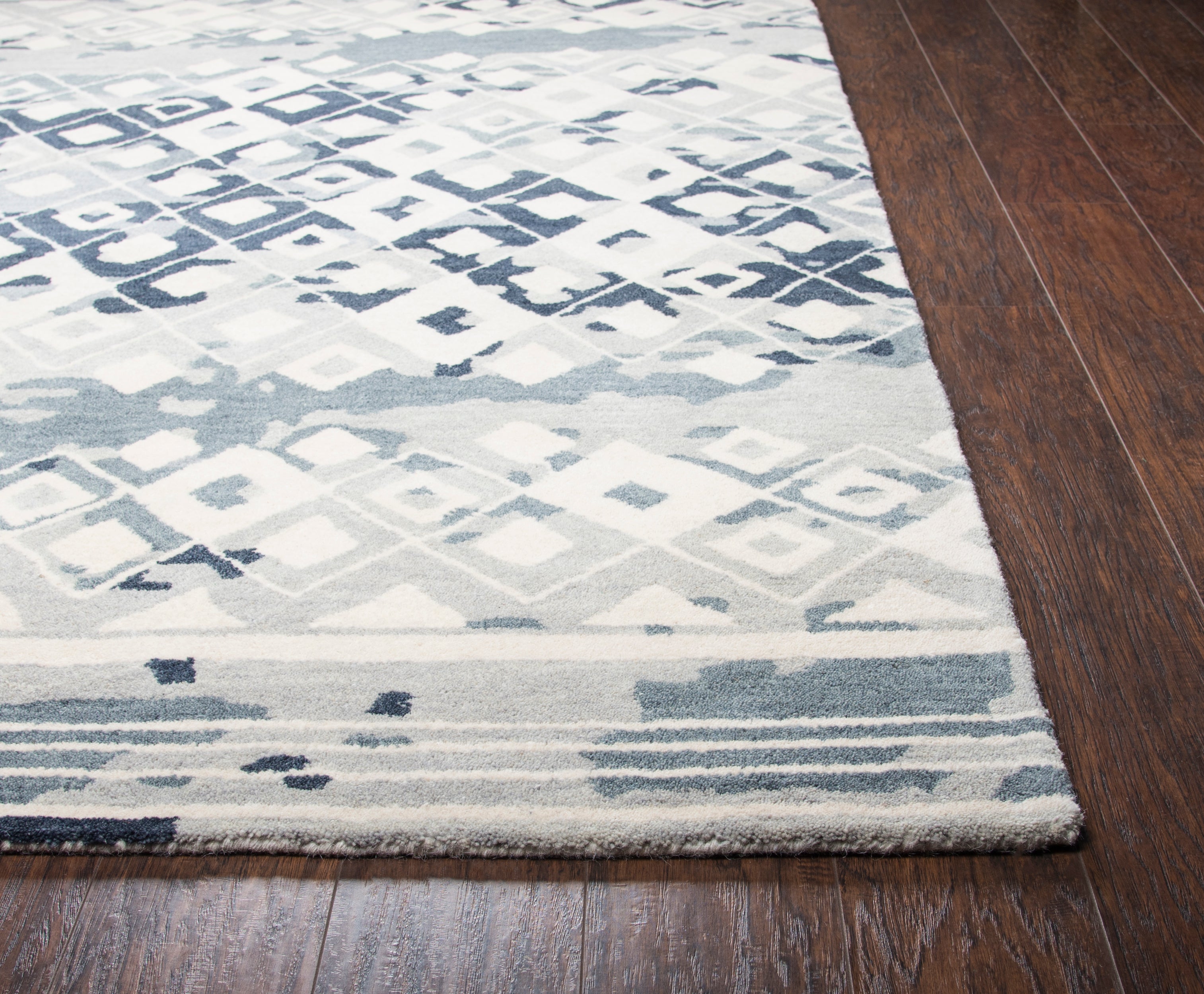 Rizzy Home Marianna Fields MF754A Gray Dimonds Distress Area Rug